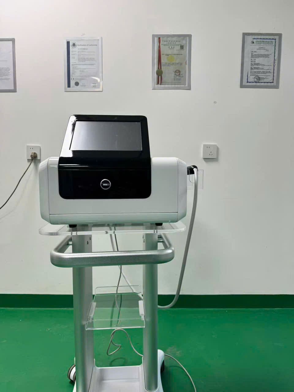 Máy Plasma Cold – Công Nghệ Plasma Lạnh Chăm Sóc Da Chuyên Sâu