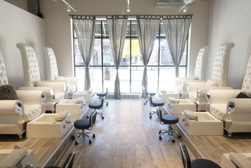 Hình 1: Ghế nail tạo sự thuận tiện khi làm việc Hình 1: Ghế nail tạo sự thuận tiện khi làm việc