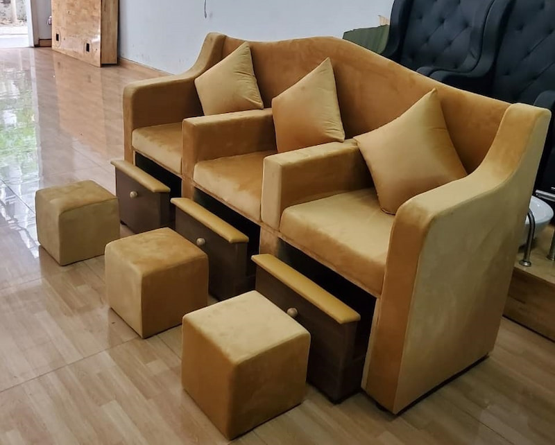 Hình 5: Ghế có hộc lưu trữ được nhiều vật dụng Hình 5: Ghế có hộc lưu trữ được nhiều vật dụng