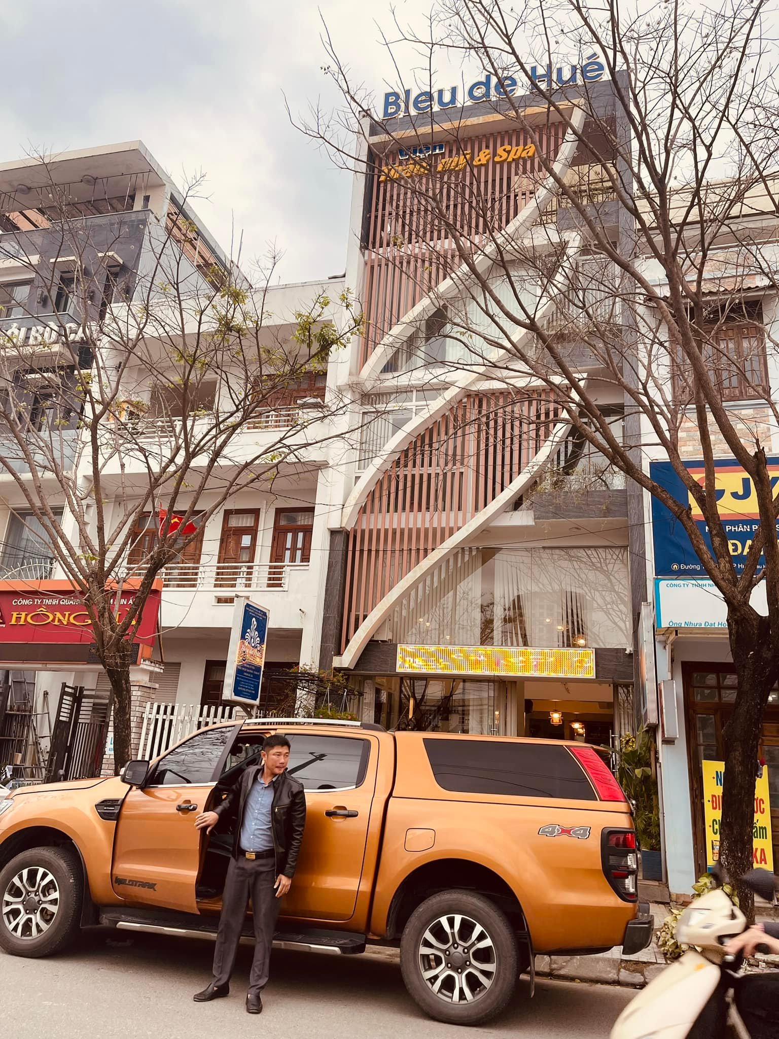 Chuyển giao máy Laser CO2 Fractional Pentagon Hàn Quốc ✅ | Phòng Khám Bleu De Huế & HPMED 2 Chuyển giao may laser co2 fractional pentagon cho Phòng Khám Bleu De Huế - 01