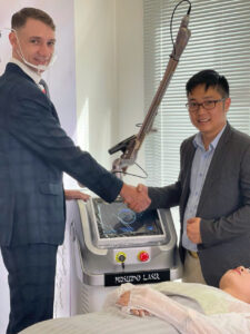 Chuyển Giao Máy Laser Picoseconds Cho Master Phun Xăm Phương Thảo