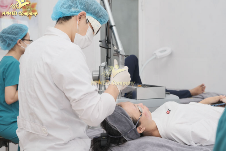 MỞ THẨM MỸ VIỆN CẦN MUA MÁY MÓC THIẾT BỊ GÌ?